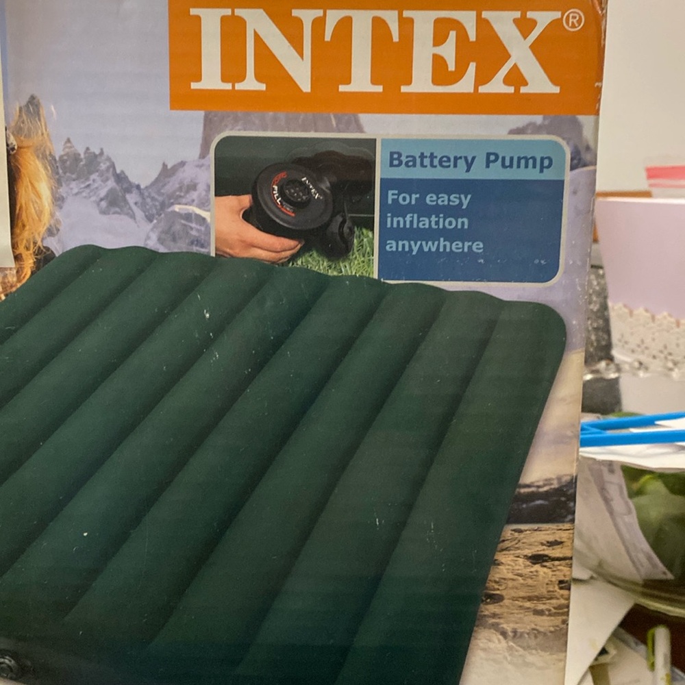 Brand new queen size battery pump, blowup mattress, brand new never use inbox